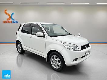 107,166 Km, RV-SUV, 1490 cc, Petrol engine, Auto