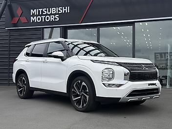 18,195 Km, RV/SUV, 2488135 cc, Petrol engine, CVT