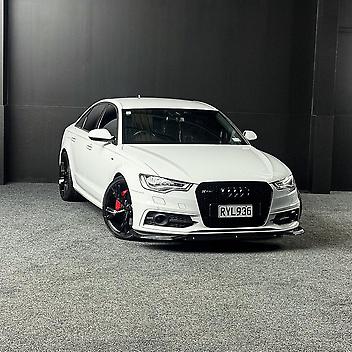 101,000 Km, Sedan, 2994 cc, Petrol engine, Automatic