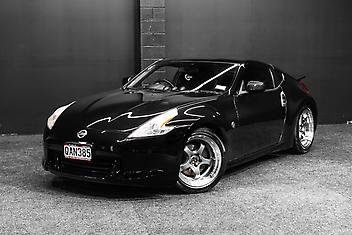 166,000 Km, Coupe, 3696 cc, Petrol engine, Manual