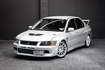 137,000 Km, Sedan, 1990 cc, Petrol engine, Manual
