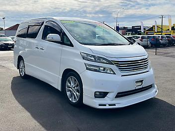 145,511 Km, Van, 2400 cc, Petrol engine, Automatic