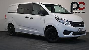 61,196 Km, Van, 2378 cc, Petrol engine, Manual