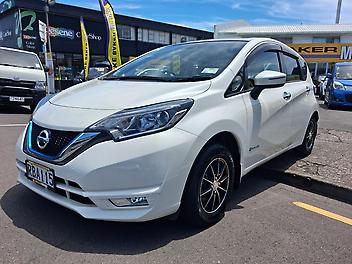 87,359 Km, Hatchback, 1198 cc, Hybrid (Electricity) engine, Automatic