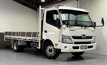 88,019 Km, Truck - Flat Deck, 4009 cc, Diesel engine, Auto
