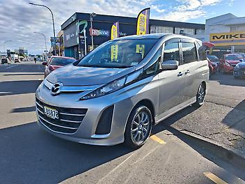 176,085 Km, Station Wagon, 1990 cc, Petrol engine, Automatic