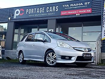81,742 Km, Station Wagon, 1339 cc, Hybrid engine, Automatic