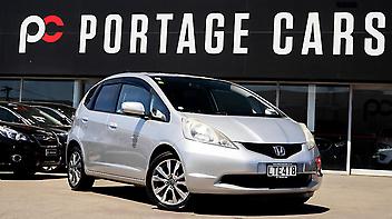 99,299 Km, Hatchback, 1330 cc, Petrol engine, Automatic