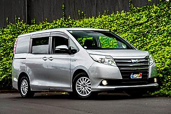 120,724 Km, People Mover, 1800 cc, Hybrid engine, Automatic