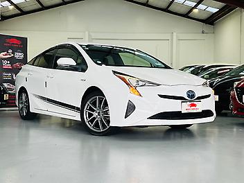 107,707 Km, Hatchback, 1797 cc, Hybrid engine, Automatic