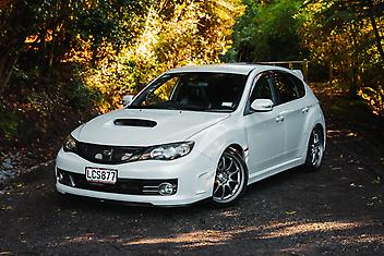 143,000 Km, Hatchback, 2450 cc, Petrol engine, Tiptronic