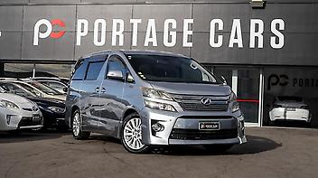 147,180 Km, People Movers, 2362 cc, Petrol engine, Automatic