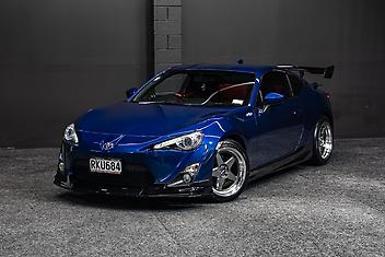 147,000 Km, Coupe, 1998 cc, Petrol engine, Tiptronic