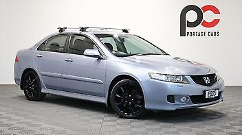132,800 Km, Sedan, 2354 cc, Petrol engine, Automatic