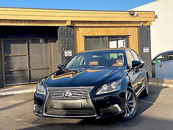 119,020 Km, Sedan, 4608 cc, Petrol engine, Automatic