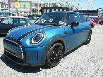 8,000 Km, Hatchback, 1500 cc, Petrol engine, automatic