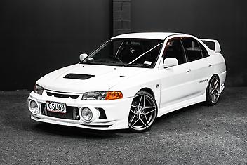 184,000 Km, Sedan, 1997 cc, Petrol engine, Manual