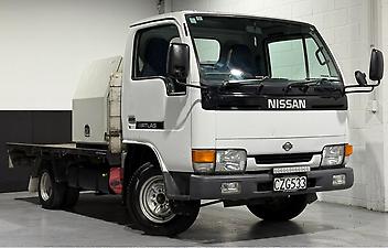 185,378 Km, Truck - Flat Deck, 3153 cc, Diesel engine, Manual