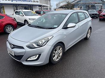 177,403 Km, Wagon, 1591 cc, Petrol engine, 