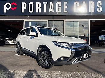 121,500 Km, Station Wagon, 2360 cc, Petrol engine, Automatic