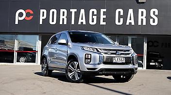 130,071 Km, Station Wagon, 1998 cc, Petrol engine, Automatic