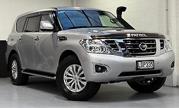 74,314 Km, SUV / 4x4, 5552 cc, Petrol engine, AT
