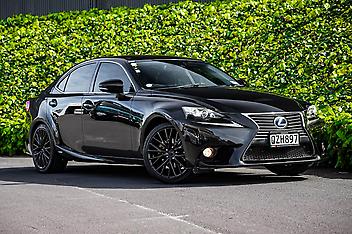 122,966 Km, Sedan, 2500 cc, Hybrid engine, Auto