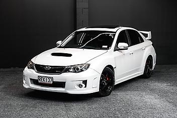 157,000 Km, Sedan, 2457 cc, Petrol engine, Manual