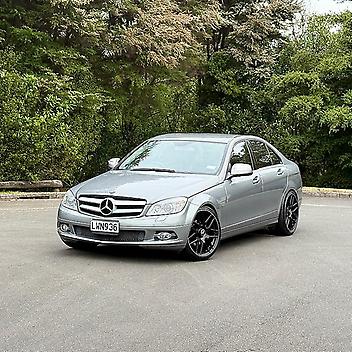 101,000 Km, Sedan, 2490 cc, Petrol engine, Automatic