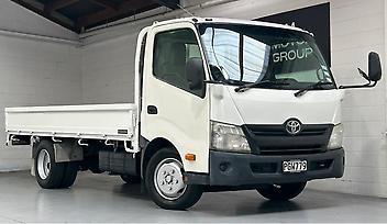 211,735 Km, Truck - Flat Deck, 4009 cc, Diesel engine, Manual
