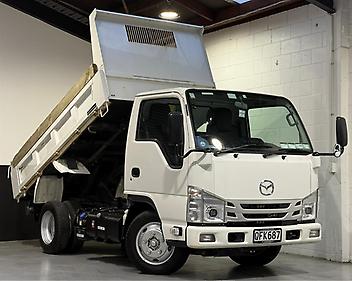 23,000 Km, Truck - Tip Truck, 2990 cc, Diesel engine, Manual
