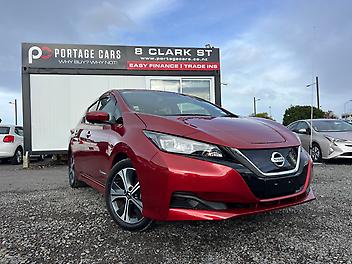 25,978 Km, Hatchback, 0 cc, Electric engine, Automatic