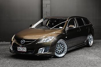 138,000 Km, Station Wagon, 2488 cc, Petrol engine, Automatic