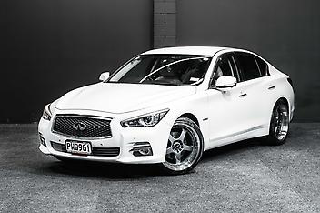 139,000 Km, Sedan, 3498 cc, Hybrid engine, Tiptronic