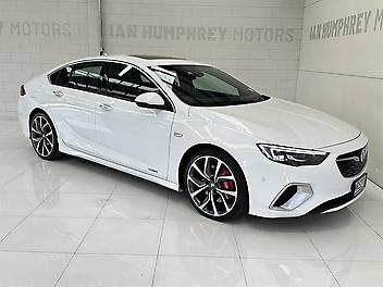 81,900 Km, Sedan, 3564 cc, Petrol engine, 9 Speed Automatic