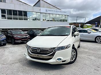 92,749 Km, RV-SUV, 2354 cc, Petrol engine, Automatic