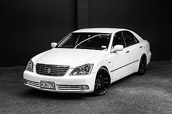 143,000 Km, Sedan, 2994 cc, Petrol engine, Automatic