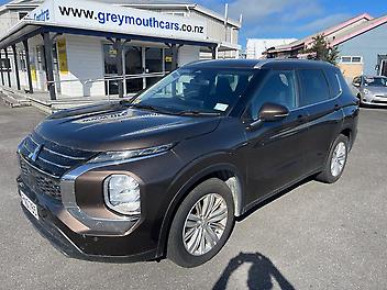 129,533 Km, Wagon, 2488 cc, Petrol engine, Auto