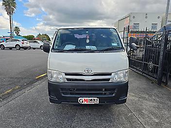 200,578 Km, Van, 1990 cc, Petrol engine, Automatic