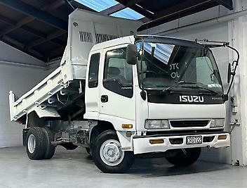 303,499 Km, Truck - Tip Truck, 7120 cc,  engine, Manual