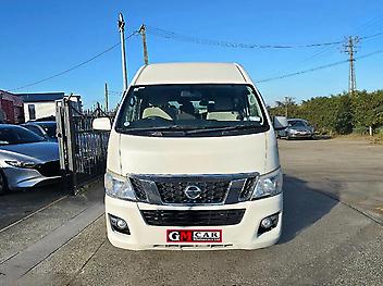 166,870 Km, Van, 2488 cc, Petrol engine, Automatic