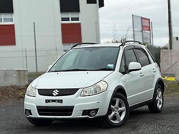 130,300 Km, Station Wagon, 1490 cc, Petrol engine, Automatic