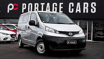 59 Km, Van, 1597 cc, Petrol engine, Automatic