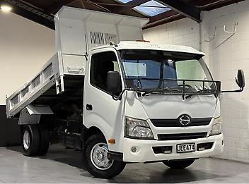 151,700 Km, Truck - Tip Truck, 4009 cc, Diesel engine, Manual