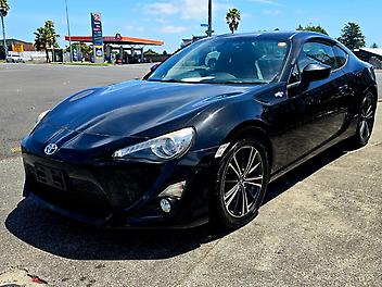 97,585 Km, Sedan, 2000 cc, Petrol engine, Automatic