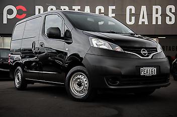 96,358 Km, Van, 1590 cc, Petrol engine, Automatic