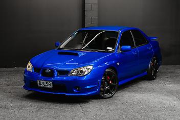 173,000 Km, Sedan, 2000 cc, Petrol engine, Manual