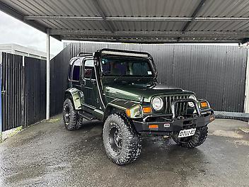 127,603 Km, Convertible, 3960 cc, Petrol engine, 5 speed manual