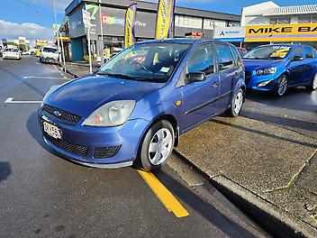 245,233 Km, Hatchback, 1596 cc, Petrol engine, Manual