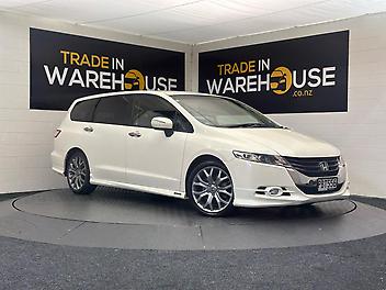 182,600 Km, Station Wagon, 2400 cc, Petrol engine, Automatic